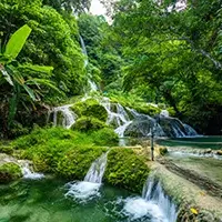 fotomural-de-paisaje-cascadas-en-la-selva-271746044